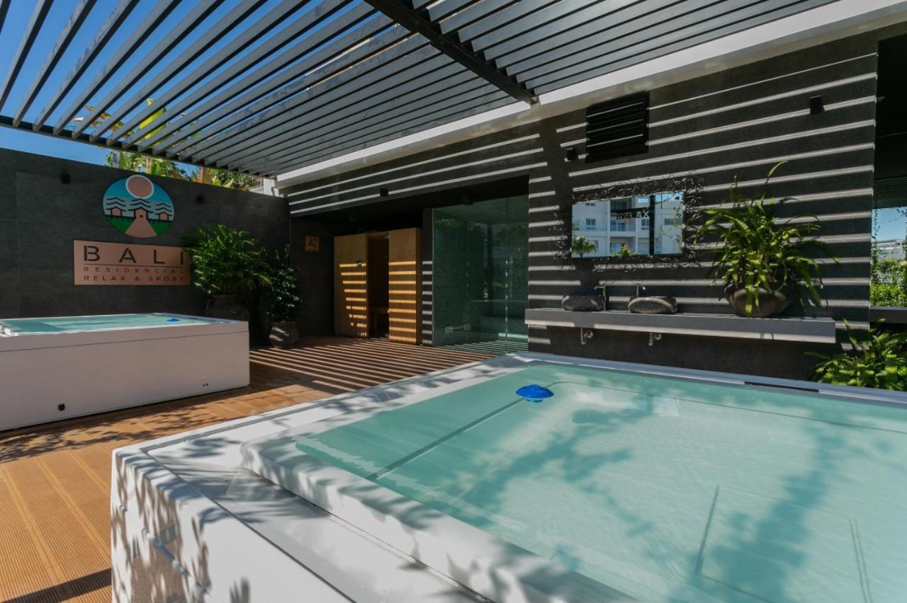 Nice 2 Bedroom Bali Apartment With Sea Views 또레비에하 외부 사진