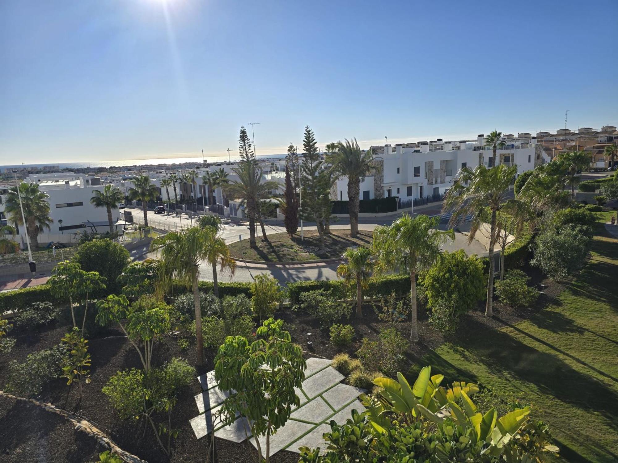 Nice 2 Bedroom Bali Apartment With Sea Views 또레비에하 외부 사진