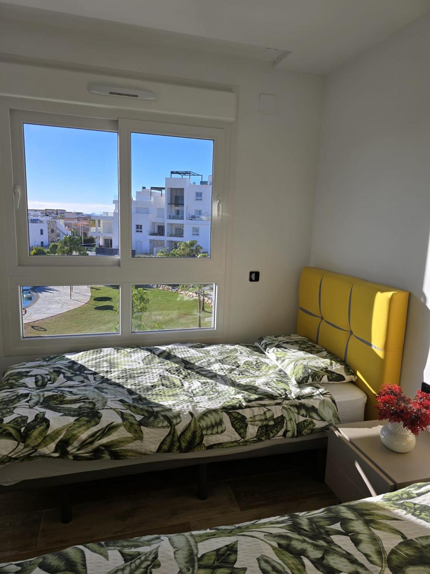 Nice 2 Bedroom Bali Apartment With Sea Views 또레비에하 외부 사진