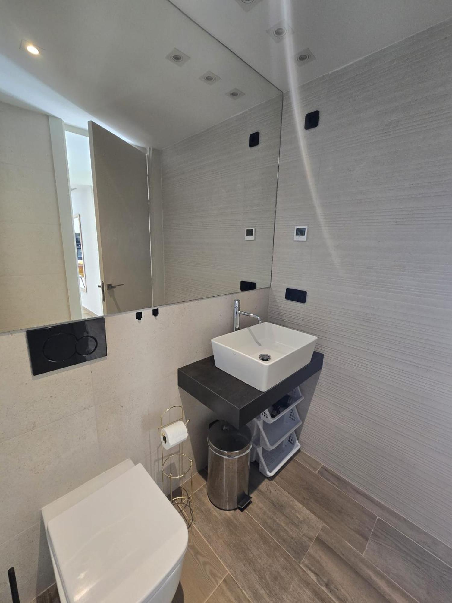 Nice 2 Bedroom Bali Apartment With Sea Views 또레비에하 외부 사진