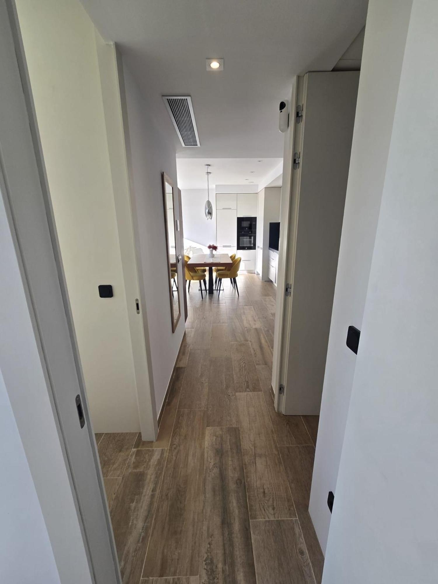 Nice 2 Bedroom Bali Apartment With Sea Views 또레비에하 외부 사진