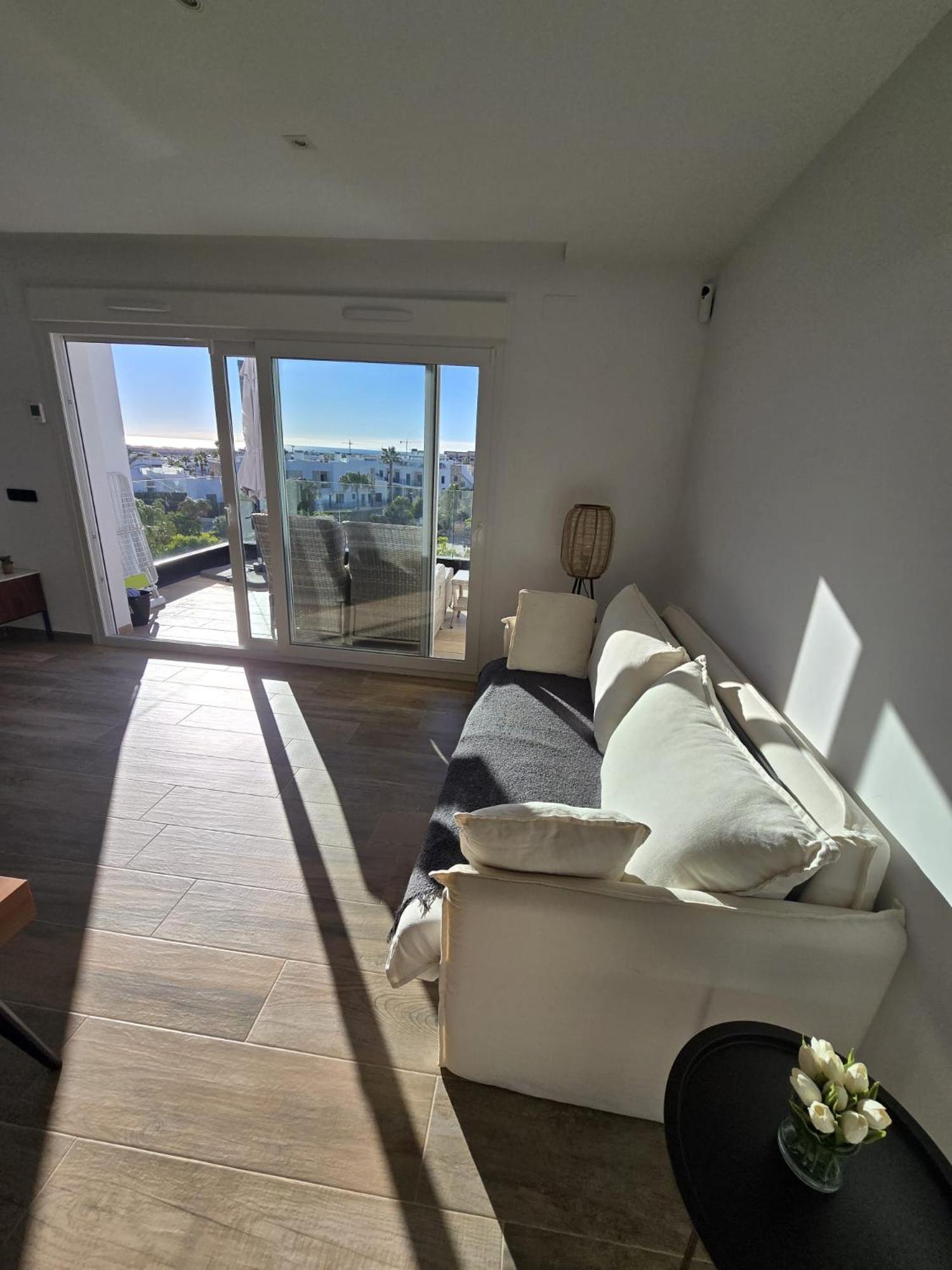 Nice 2 Bedroom Bali Apartment With Sea Views 또레비에하 외부 사진