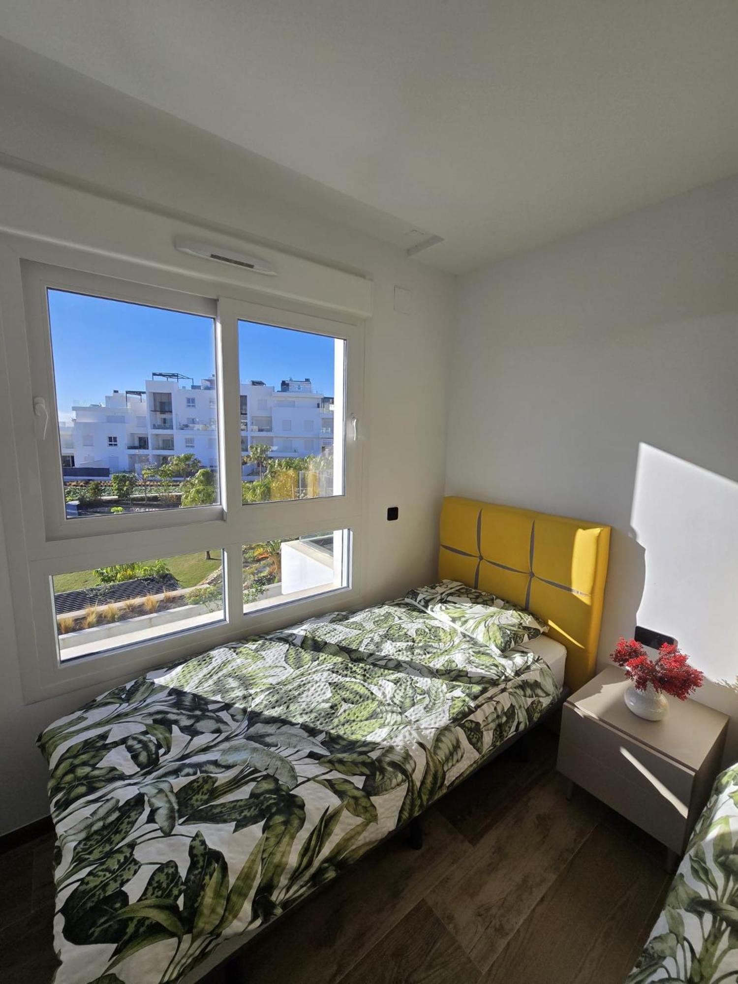 Nice 2 Bedroom Bali Apartment With Sea Views 또레비에하 외부 사진
